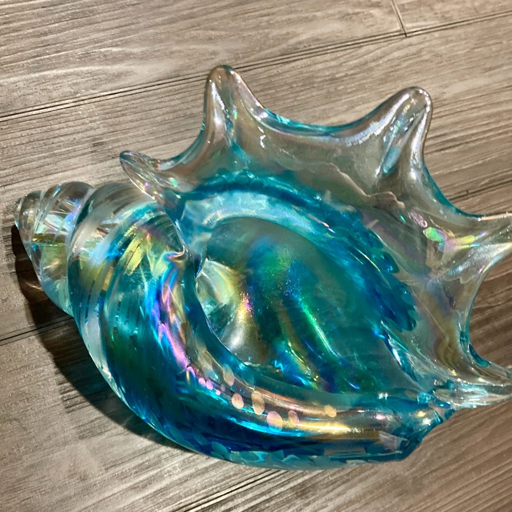 “Wilson” Large Iridescent Glass Conch Shell